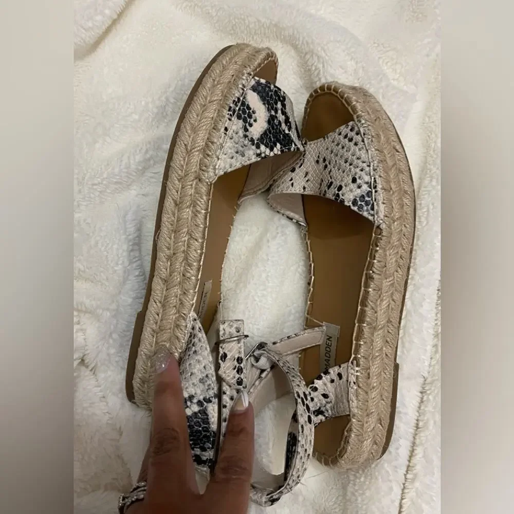 Steve Madden Irys Snakeskin espadrille sandals size 7.5